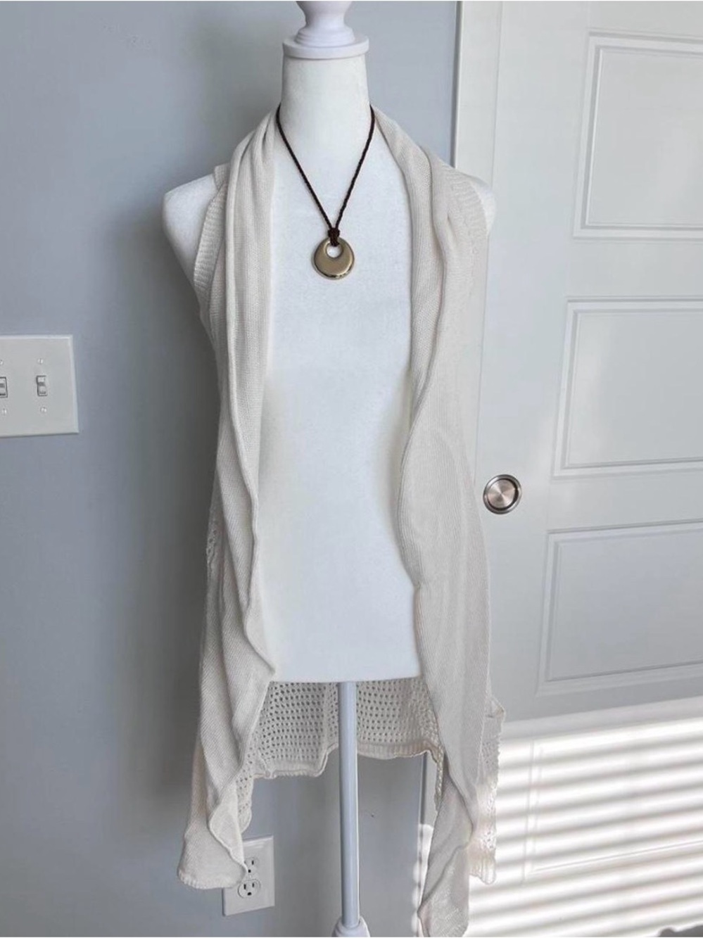 Asphalt Cream Open-Front Sleeveless Knit Vest